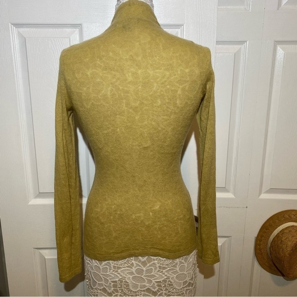 Banana Republic Green Lime Sheer Cardigan Italian Yarn Front Buttons Small - Picture 5 of 10